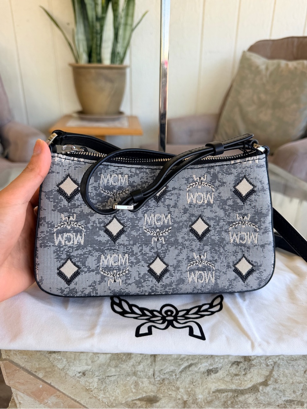 Like 🆕 MCM Crossbody bag💝 - Picture 9 of 14